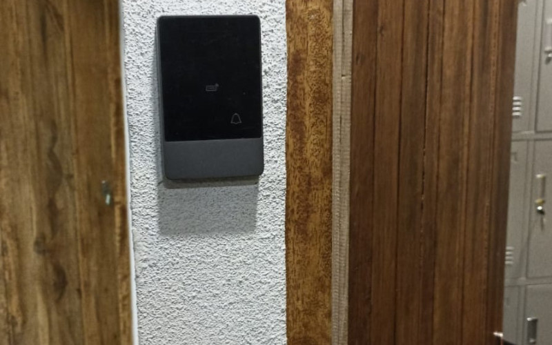 Pemasangan Akses Door di Kai Meya